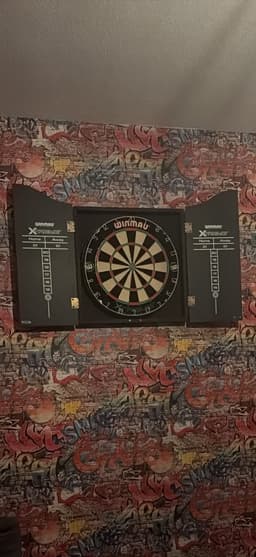 Winmau Wandhalterung Deluxe für Dartboards Winmau Wandhalterung Deluxe für Dartboards